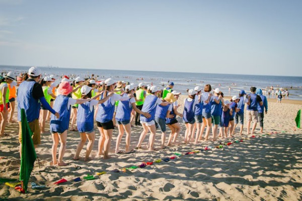 #1 Tổng Hợp những trò chơi team building cực hay cực vui nhộn 1 trò chơi team building đấm xoa bóp